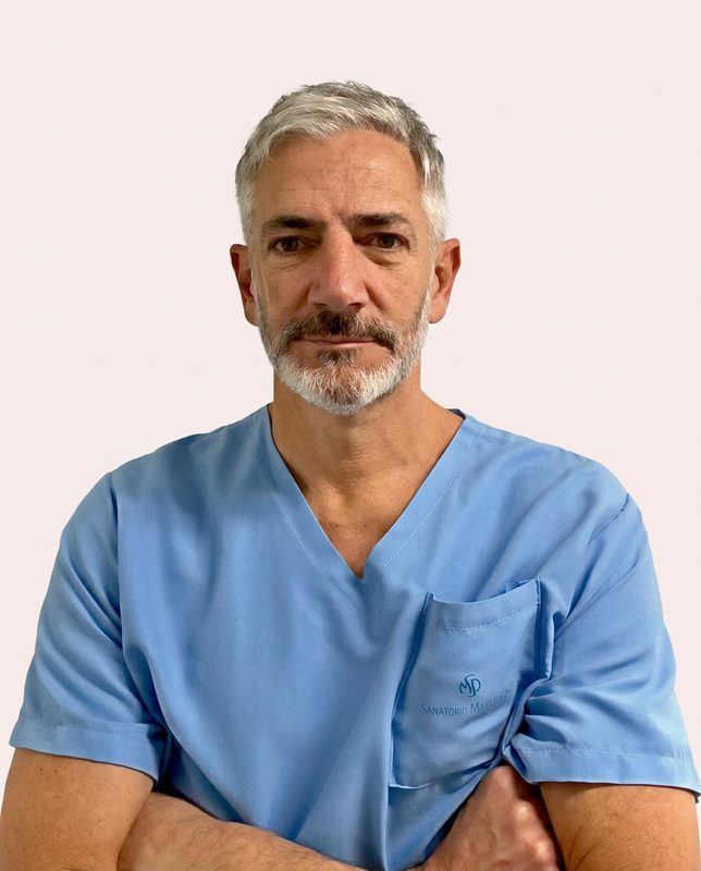 Dr. Sebastián Altuna, Cirujano ginecológico principal